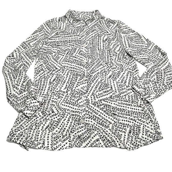 CAbi Split Back Long Sleeve Blouse Black White Abstract Print Style 3255 Size M - Picture 5 of 12